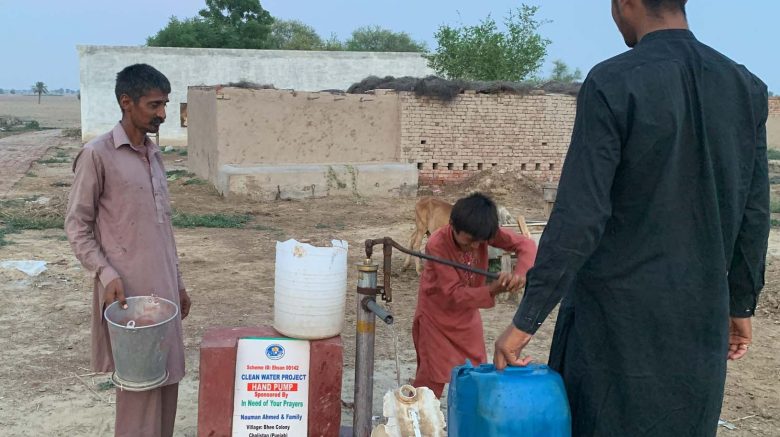 We are thrilled to announce that a handpump has been installed in Cholistan, Punjab, bringing clean drinking water to 100 families in need.